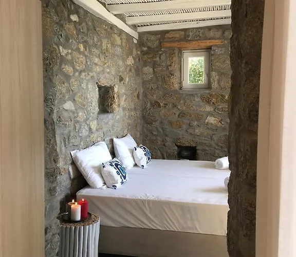 Megas Apartament Tourlos