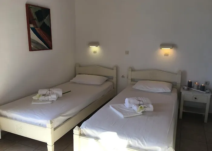 Megas Apartament Tourlos